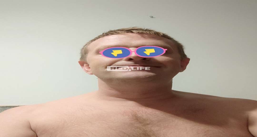 Sprzątam mieszkania nago. Poznam pana