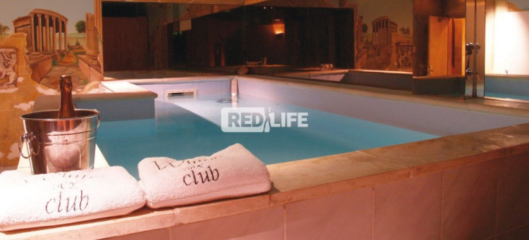 escort práca luxusný klub nočný