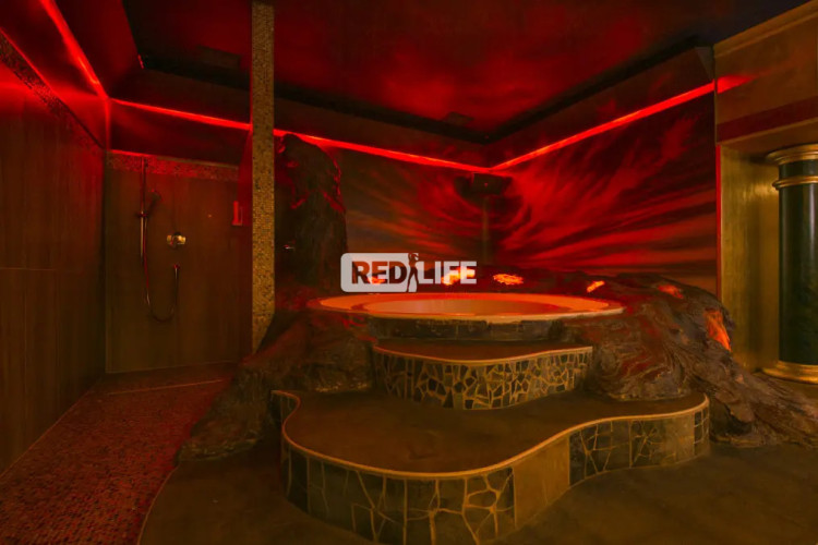 erotický podnik escort práca Maximus